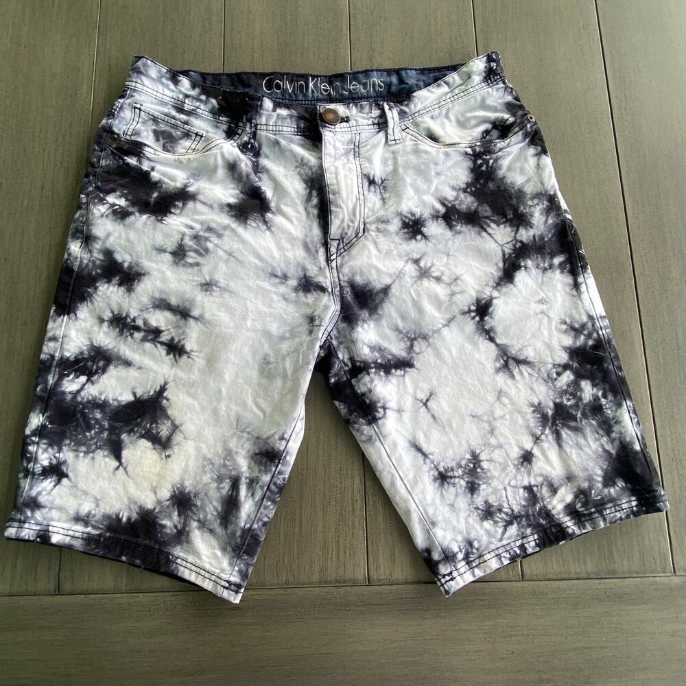 Calvin Klein Jeans Tie‑Dye Denim Shorts • Size 30 • Black/White • Stretch